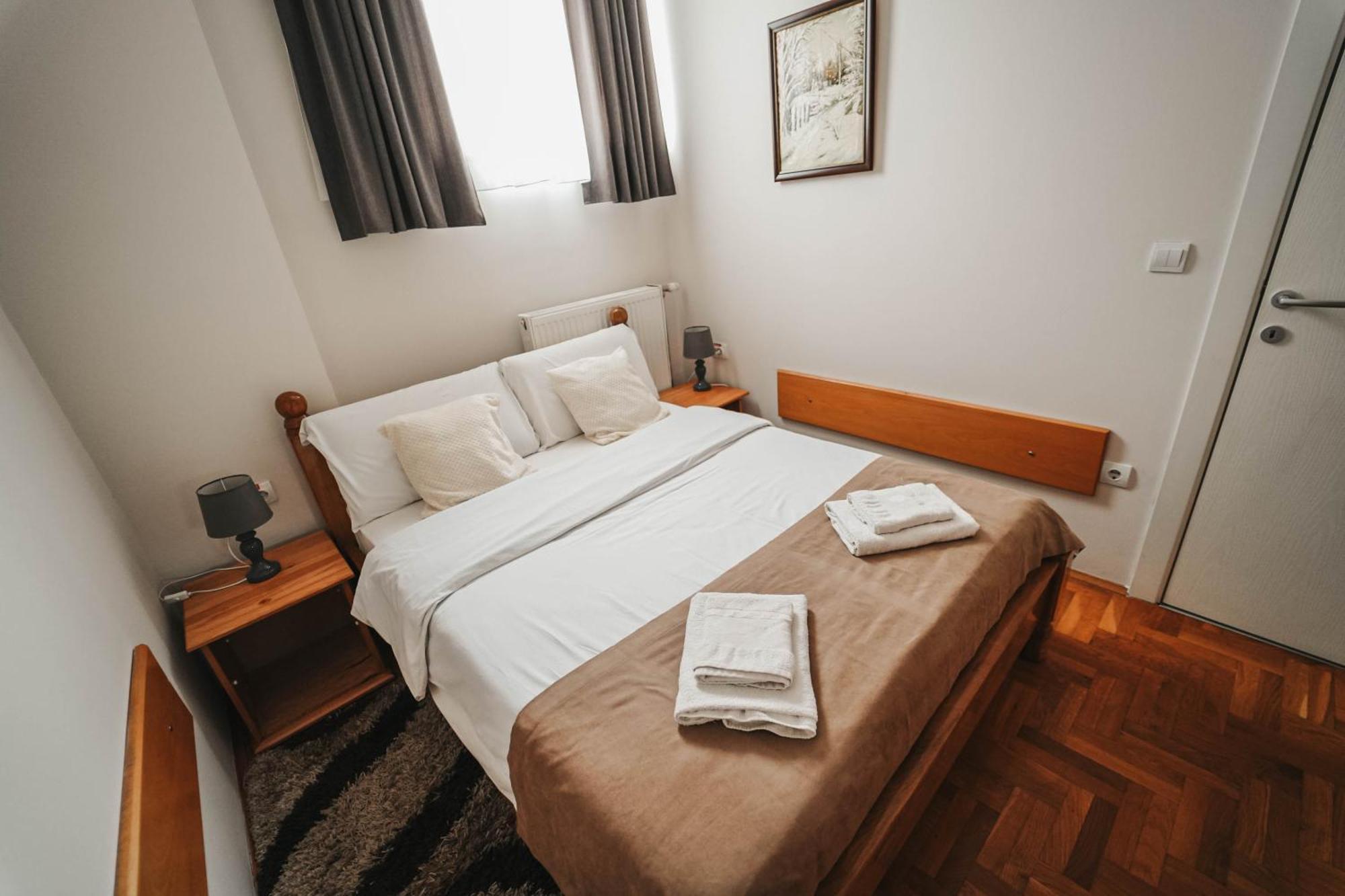 B&B Passage Sremska Mitrovica Bagian luar foto