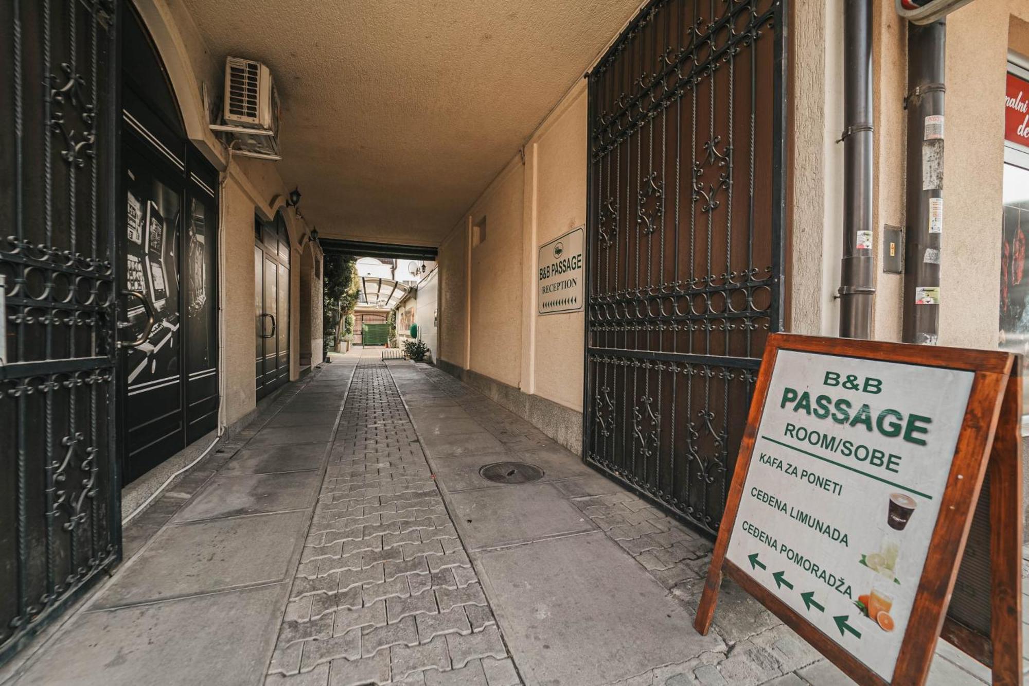 B&B Passage Sremska Mitrovica Bagian luar foto