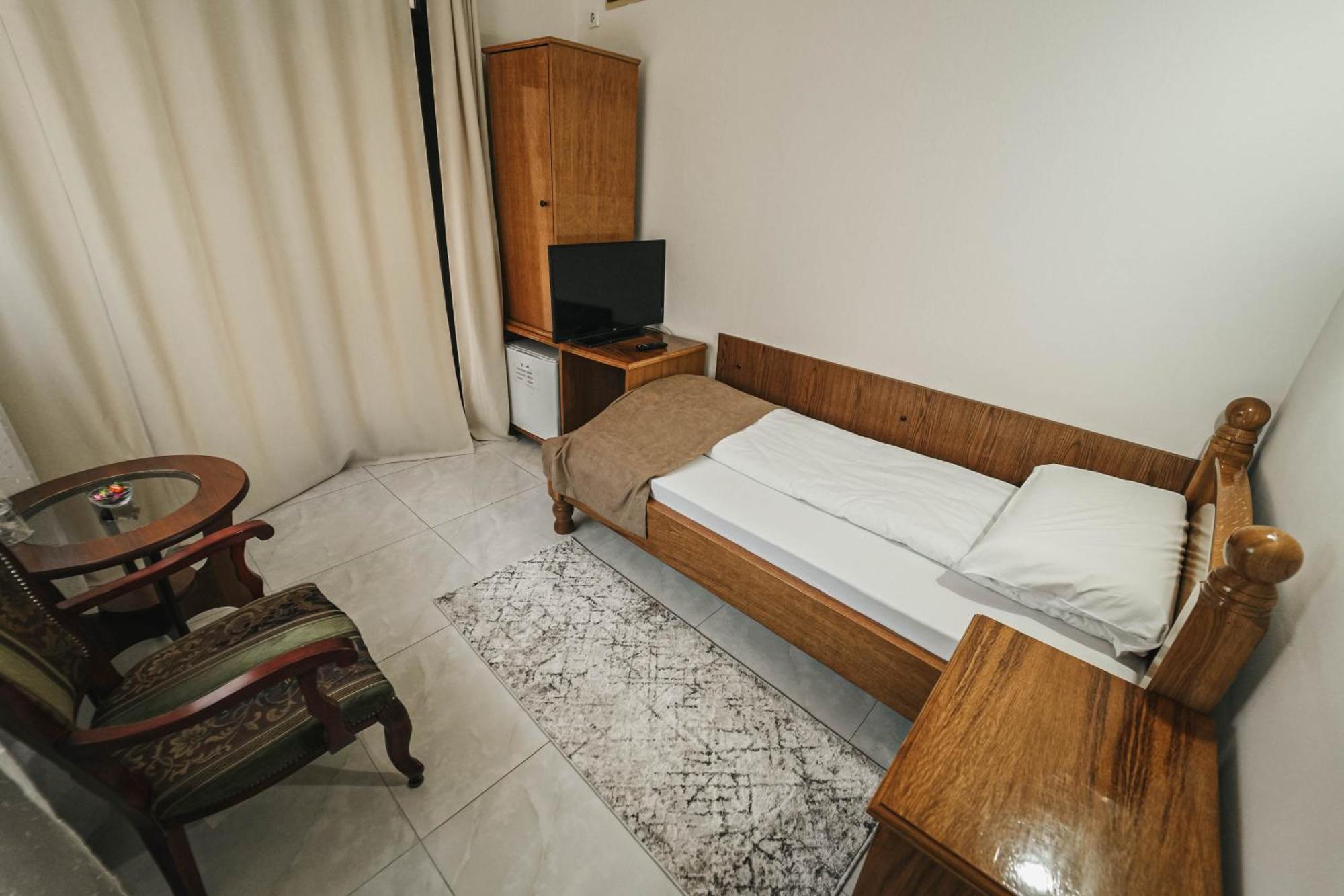 B&B Passage Sremska Mitrovica Bagian luar foto