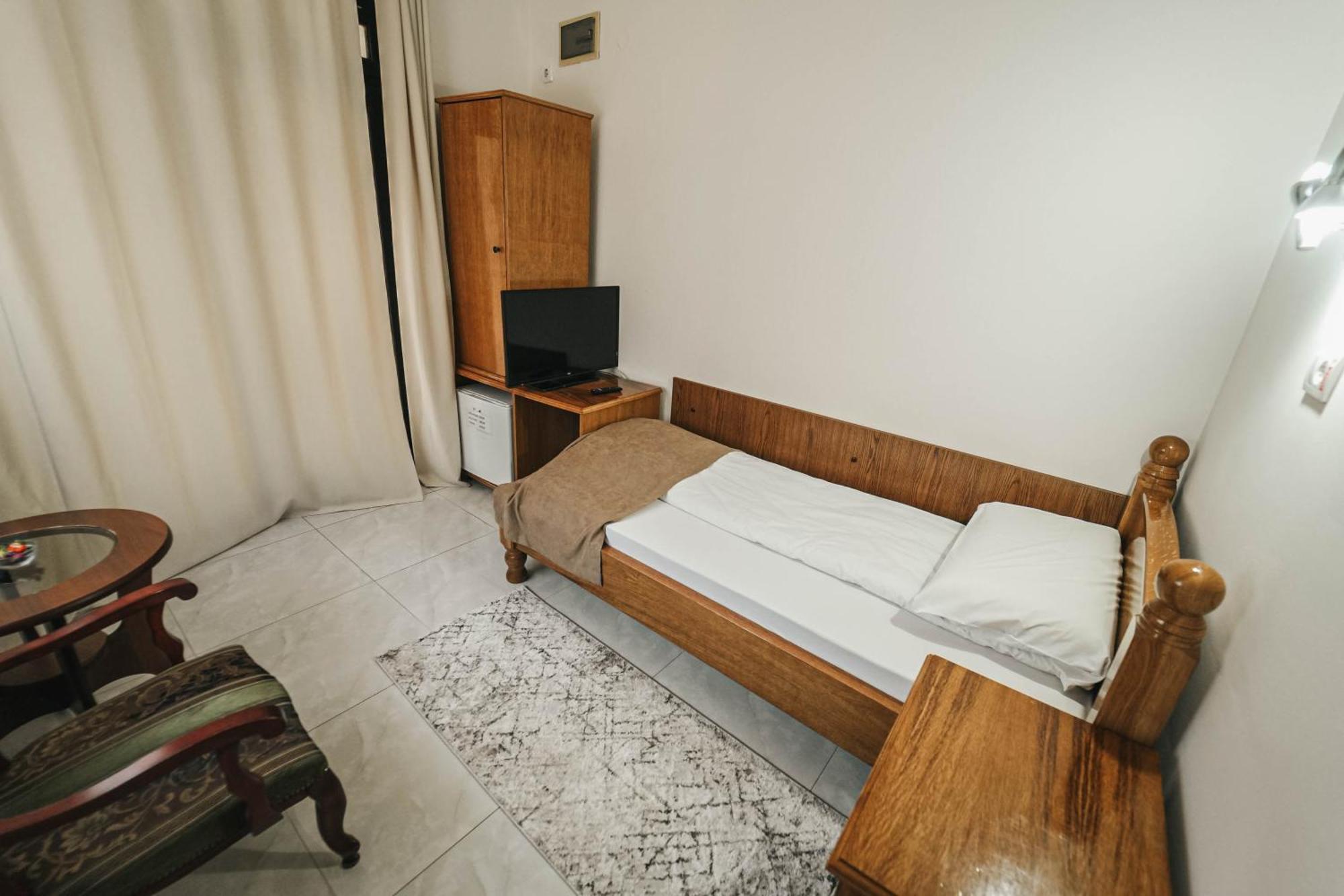B&B Passage Sremska Mitrovica Bagian luar foto
