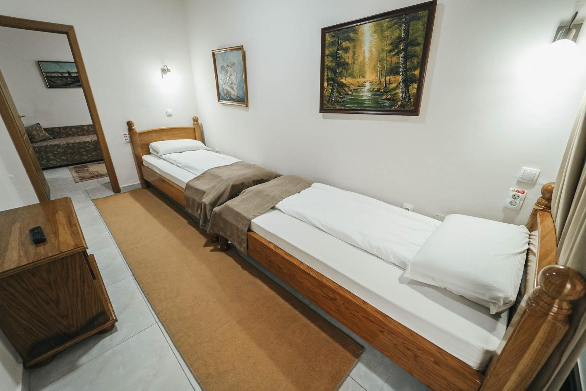 B&B Passage Sremska Mitrovica Bagian luar foto