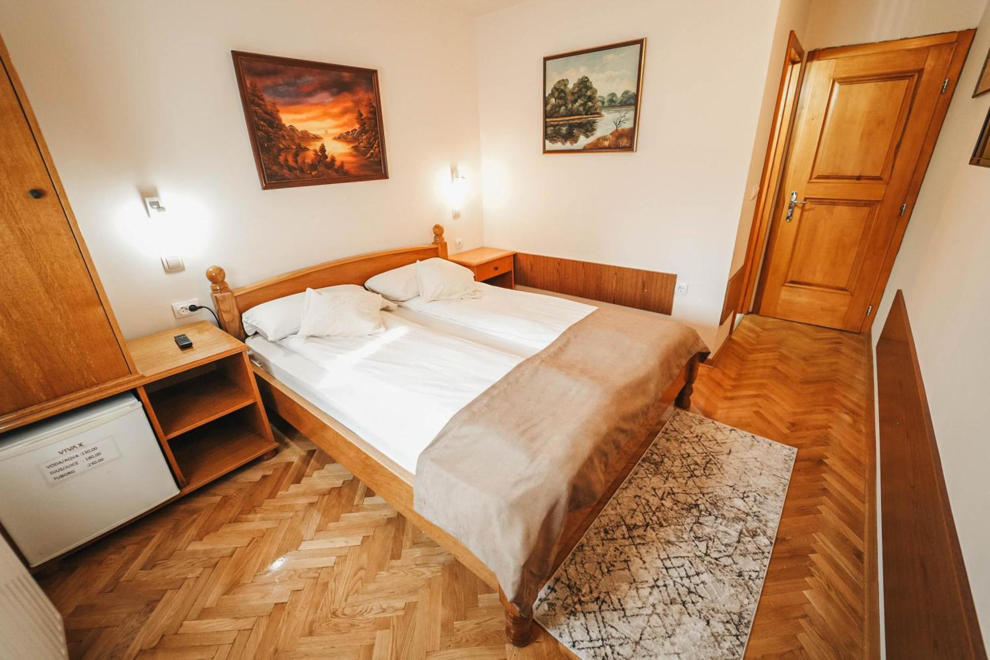 B&B Passage Sremska Mitrovica Bagian luar foto