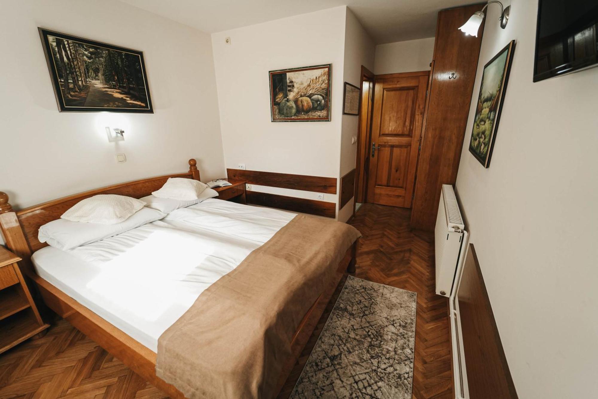 B&B Passage Sremska Mitrovica Bagian luar foto