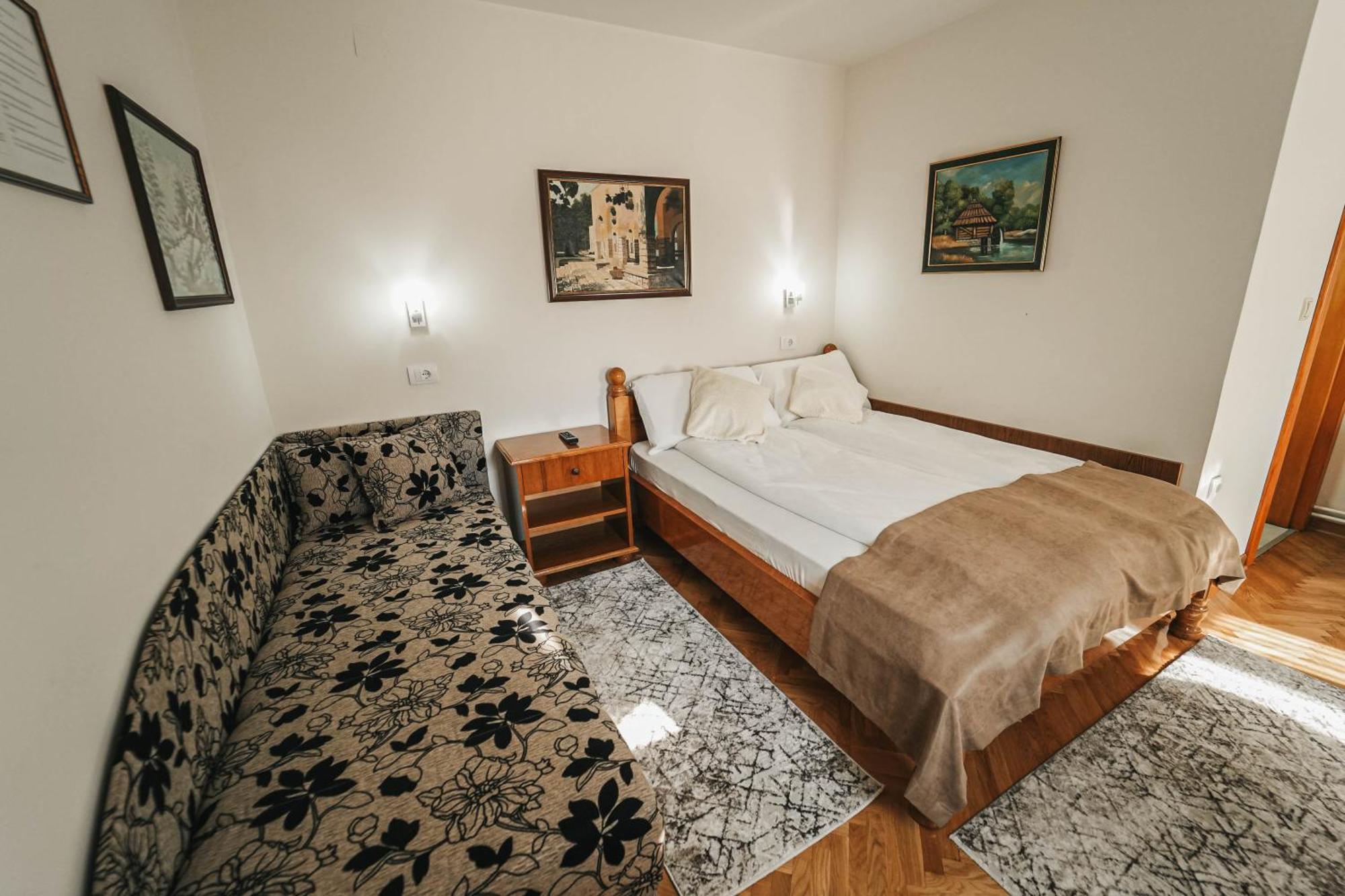 B&B Passage Sremska Mitrovica Bagian luar foto