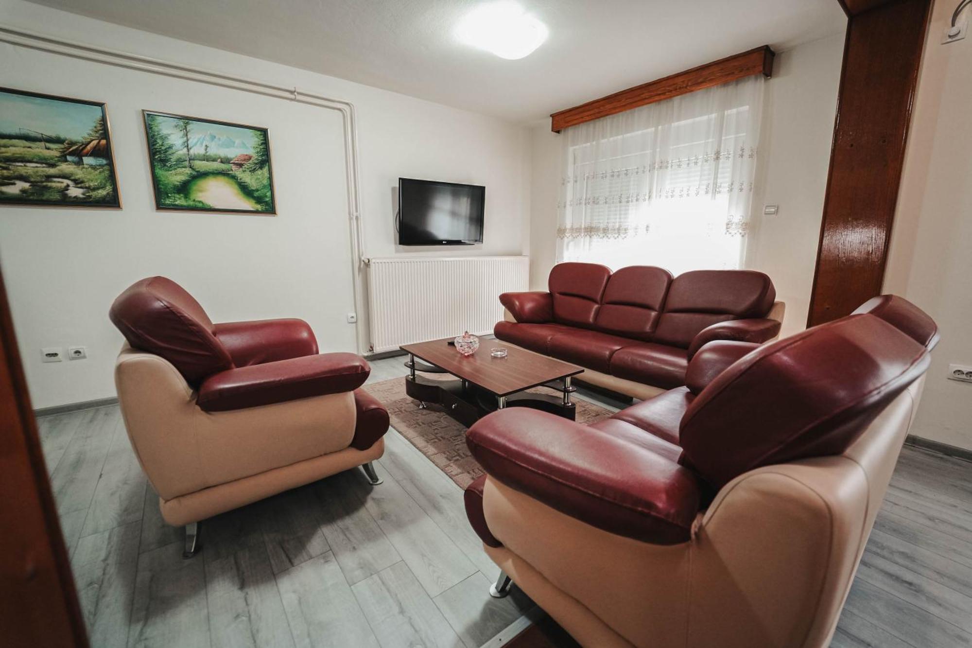 B&B Passage Sremska Mitrovica Bagian luar foto