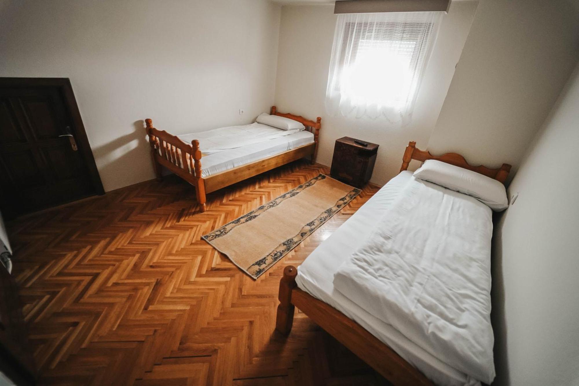 B&B Passage Sremska Mitrovica Bagian luar foto